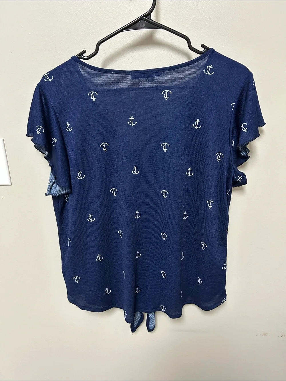 NWT All In Love Navy Anchor Print Tie Front Flutter Sleeve Top M Coastal Resort - Picture 3 of 7